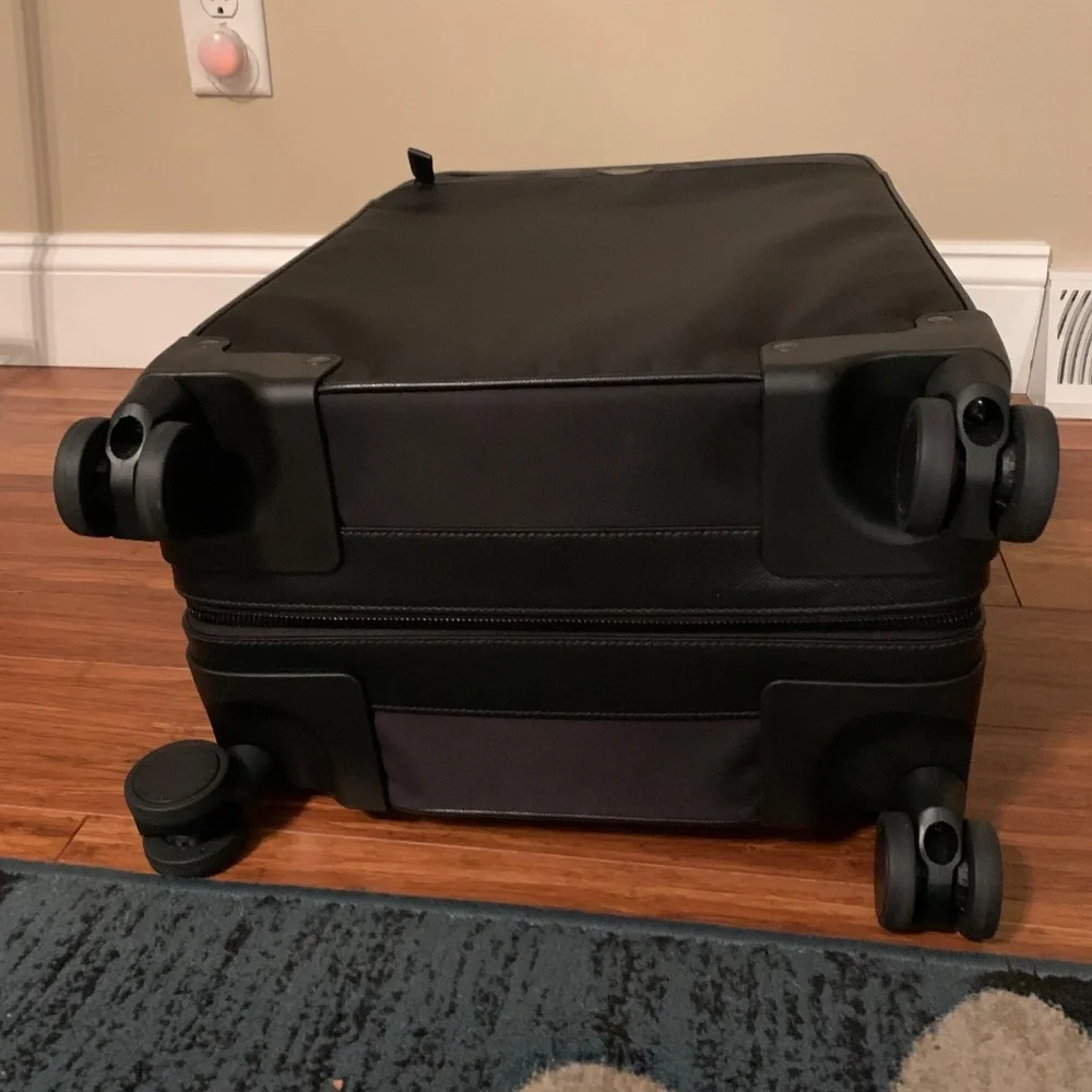 PRADA AUTHENTIC TESSUTO SAFFIANO 4 WHEEL SPINNER